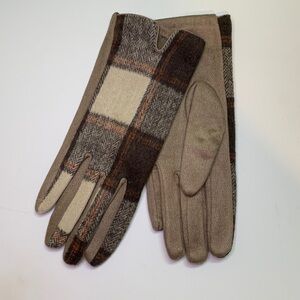 NWOT Plaid Brown Gloves